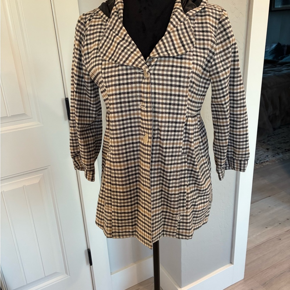 Volcom Black and Cream Checkered Button-Down jacket
